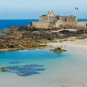 Le Plongeoir De Bon-secours Saint-Malo
