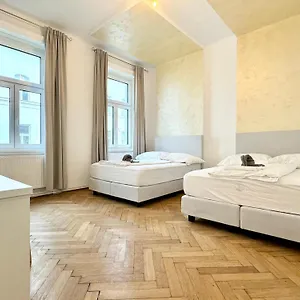 luxury-apartment-at-famouskutschkermarkt.vienna-besthotels.com/